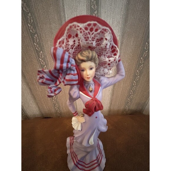 Thomas Kinkade Portraits Of Style Collection- Strolling The Board Walk Figurine - Picture 2 of 10